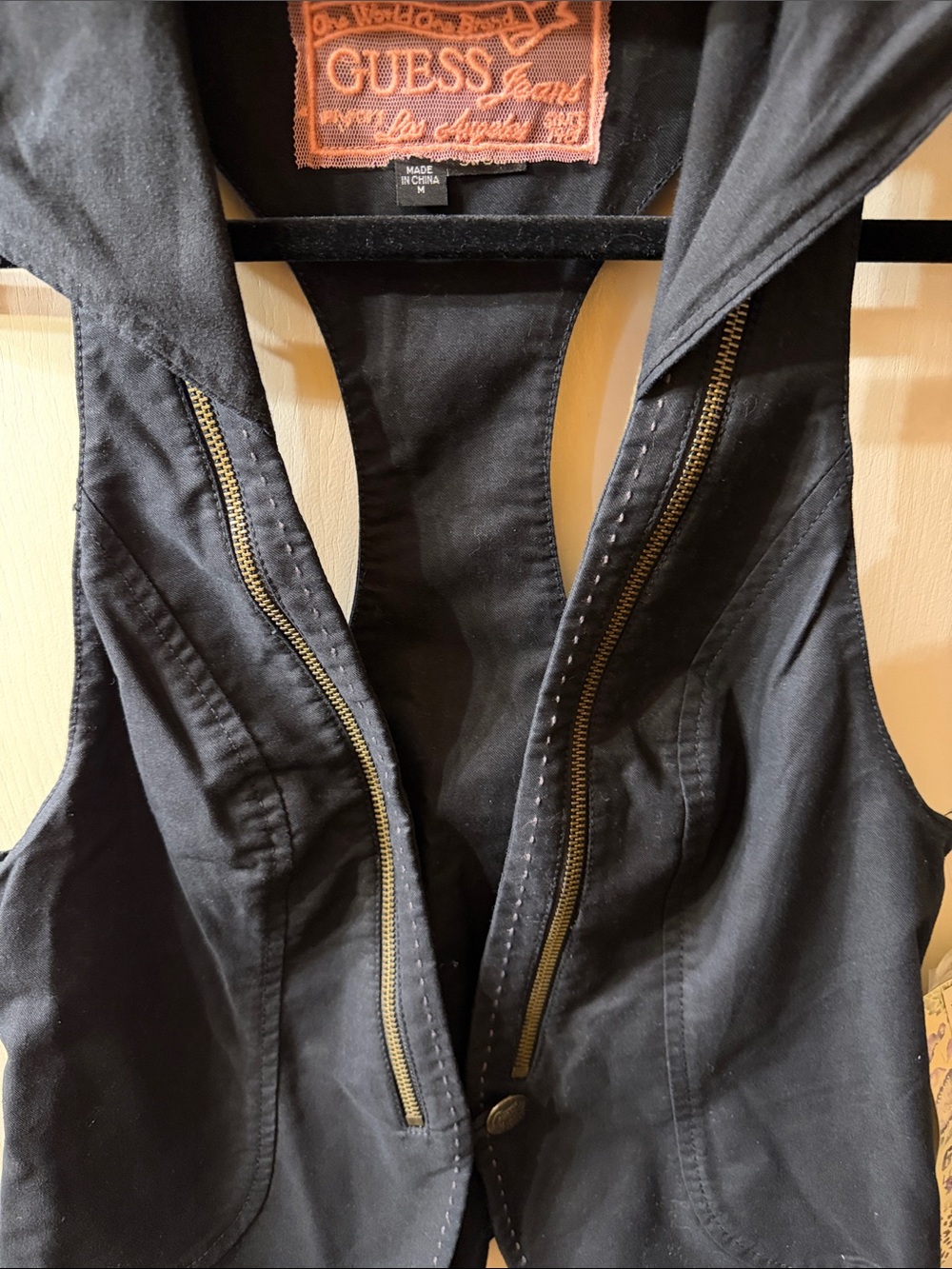 Vintage GUESS Jeans Y2K Hooded Vest Embroidered Rhinestone NWT Size M - Picture 3 of 9